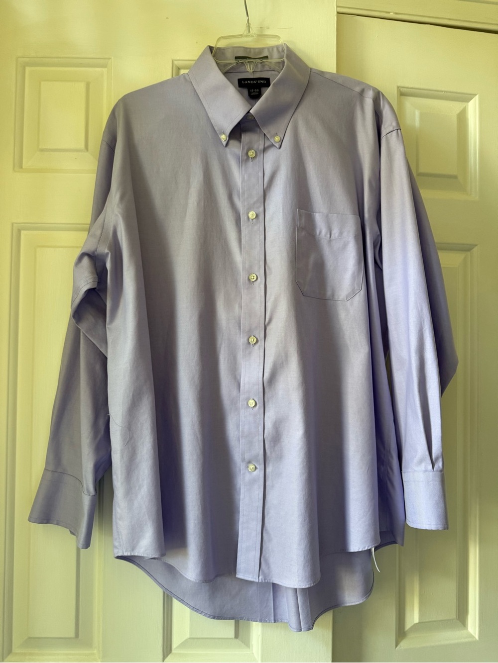 Lands' End Men's Lavender Button-Down Classic Shirt Size 17/33 No Iron